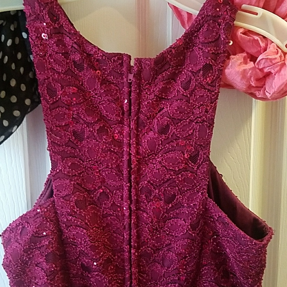 Dress - Picture 4 of 4